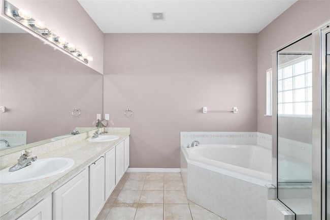 Master Bathroom | Image 17