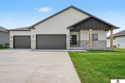 7315 Isidore Dr, Lincoln, NE, 68516-3671 | Card Image