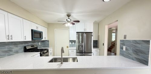 40 Whitby Cir, Somerset, NJ, 08873-4726 | Card Image