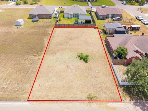 1079 Rios Cir N, Raymondville, TX, 78580-2221 | Card Image
