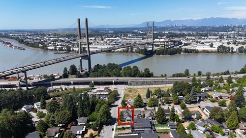 10302 Main St, Delta, BC, V4C2P4 | Card Image