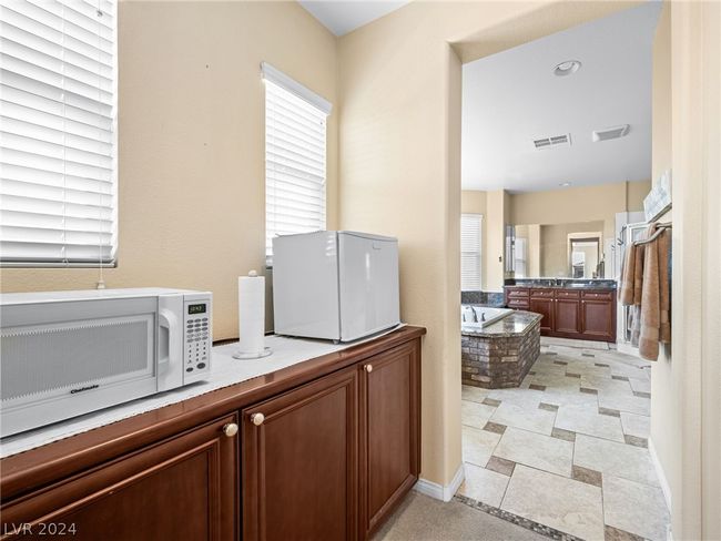9335 Brownstone Ledge Ave, House other with 4 bedrooms, 3 bathrooms and null parking in Las Vegas NV | Image 40