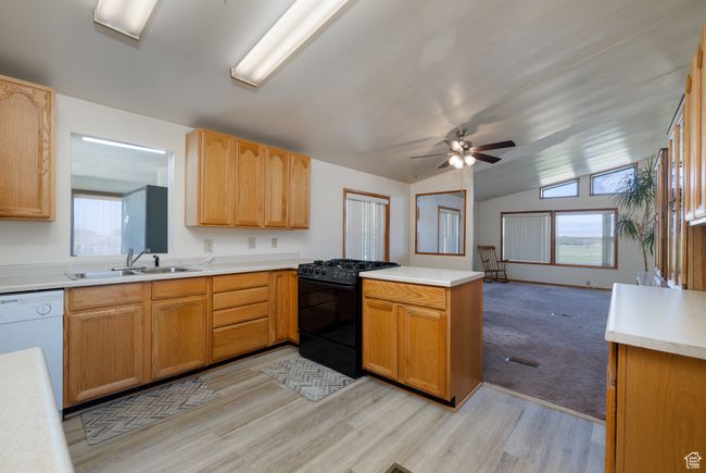 6781 N 9500 E, House other with 4 bedrooms, 3 bathrooms and 10 parking in Lapoint UT | Image 9