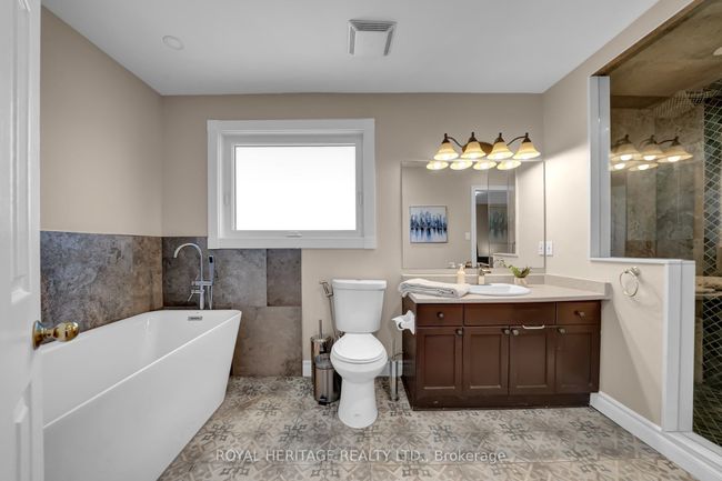 130 Brownstone Cres, House attached with 3 bedrooms, 3 bathrooms and 2 parking in Courtice ON | Image 13