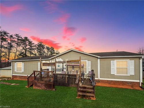 204 Freeman Ridge Trl, Pilot Mountain, NC, 27041-7426 | Card Image