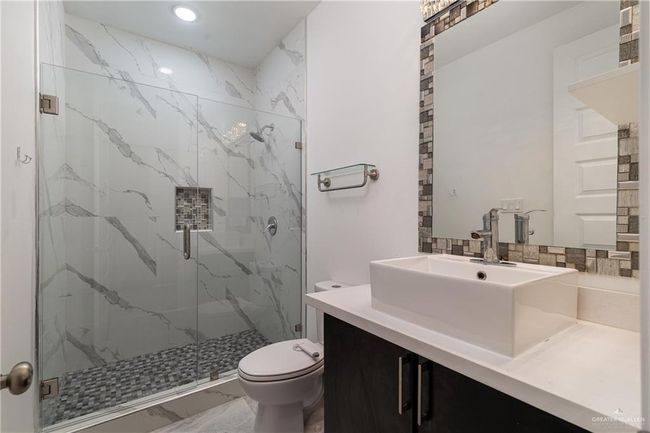211 N 17 Th St, House other with 4 bedrooms, 3 bathrooms and 2 parking in Hidalgo TX | Image 8