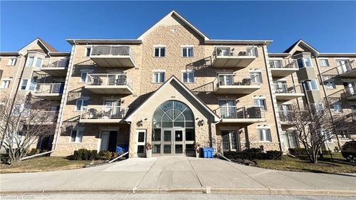 112-4016 Kilmer Dr, Burlington, ON, L7M5A7 | Card Image