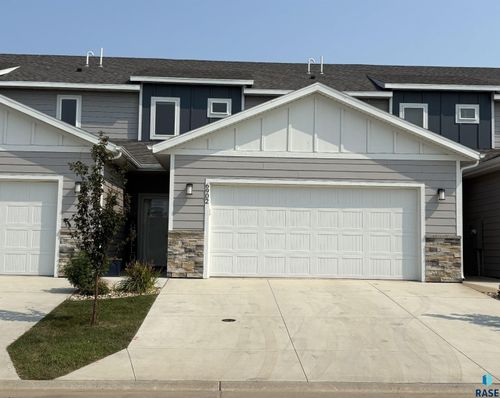 6902 E Brooks Edge Pl, Sioux Falls, SD, 57110-6357 | Card Image