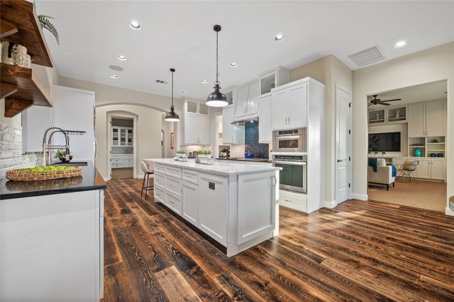 3810 Pawnee Pass, House other with 4 bedrooms, 4 bathrooms and 6 parking in Austin TX | Image 9