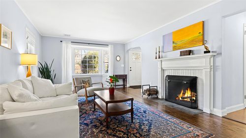 55 Midway Ave, Locust Valley, NY, 11560-2009 | Card Image