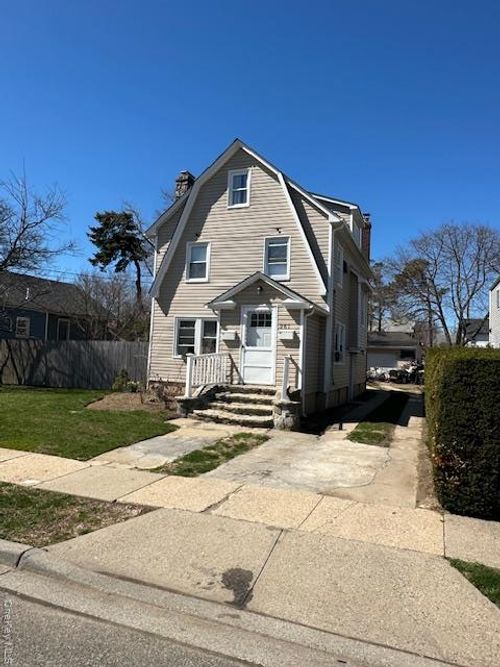 261 Rutland Rd, Freeport, NY, 11520-1717 | Card Image