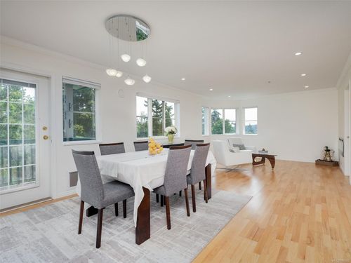 307-290 Island Hwy, View Royal, BC, V9B1G5 | Card Image