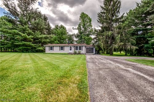15755 Messenger Rd, Chagrin Falls, OH, 44023-9389 | Card Image