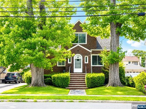 1105 Anderson Ave, Fort Lee, NJ, 07024-4227 | Card Image
