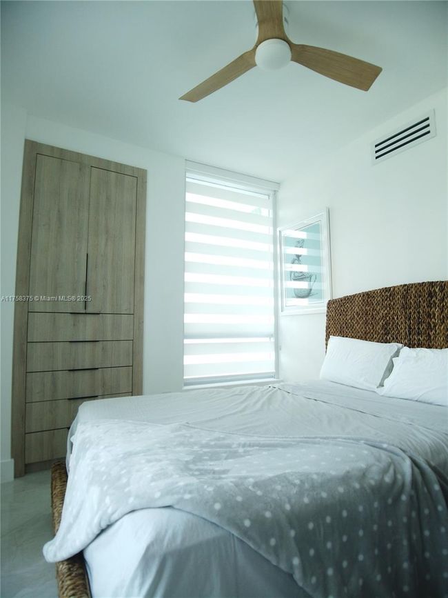 APT-2314 - 350 S Miami Ave, Condo with 2 bedrooms, 2 bathrooms and null parking in Miami FL | Image 14