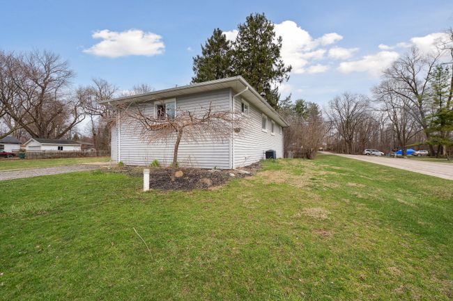 9014 Grove Dr, House other with 4 bedrooms, 2 bathrooms and null parking in Whitmore Lake MI | Image 28