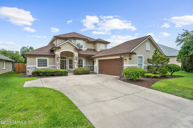 13764 Shady Woods St N, House other with 3 bedrooms, 3 bathrooms and null parking in Jacksonville FL | Image 4