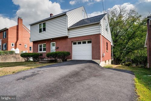 305 N 5th St, HAMBURG, PA, 19526-1107 | Card Image