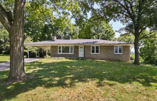 525 Mohegan Trl, Frankfort, KY, 40601-1782 | Card Image