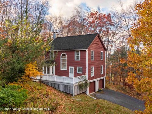 216 Starbarrack Rd, Red Hook, NY, 12571-2252 | Card Image