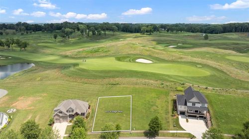 612 Village Way, Bowling Green, KY, 42103-7836 | Card Image