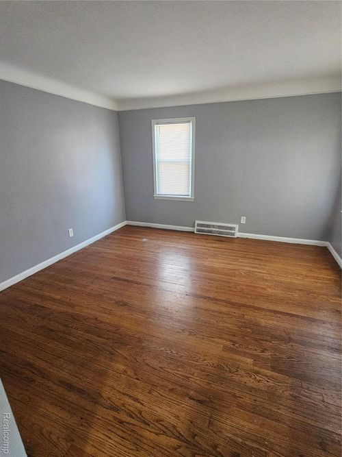 14072 Carlisle St, Detroit, MI, 48205-1205 | Card Image