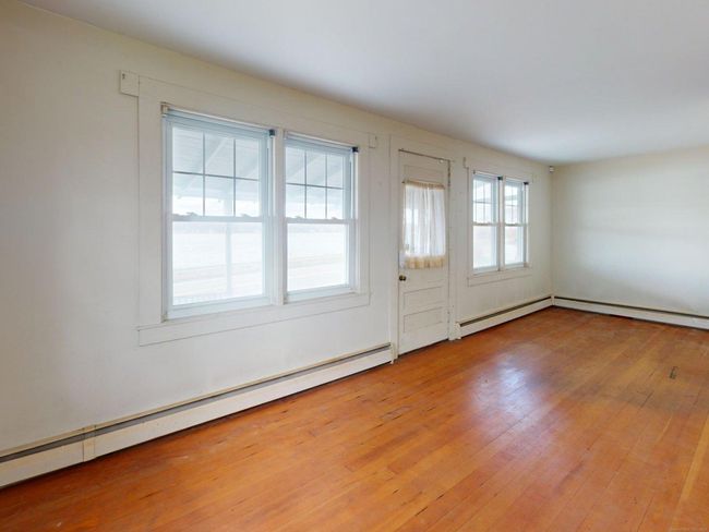 101 Niantic River Rd, House other with 4 bedrooms, 2 bathrooms and 3 parking in Waterford CT | Image 6