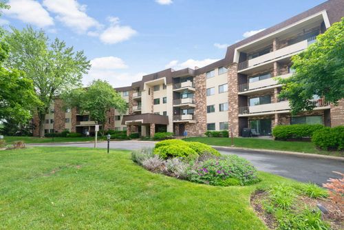 unit-208-3350 N Carriageway Dr, Arlington Heights, IL, 60004-1545 | Card Image