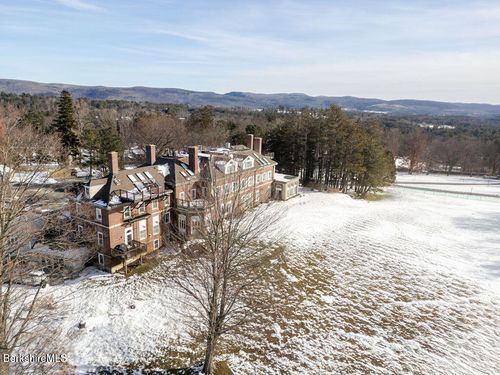 3-200 Old Stockbridge Rd, Stockbridge, MA, 01262-7768 | Card Image