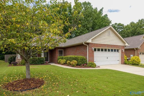 3002 Watch Hill Dr Se, Owens Cross Roads, AL, 35763-9710 | Card Image