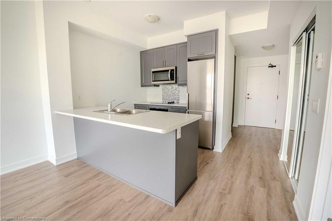 202 - 600 N Service Rd, House attached with 1 bedrooms, 1 bathrooms and 1 parking in Stoney Creek ON | Image 14