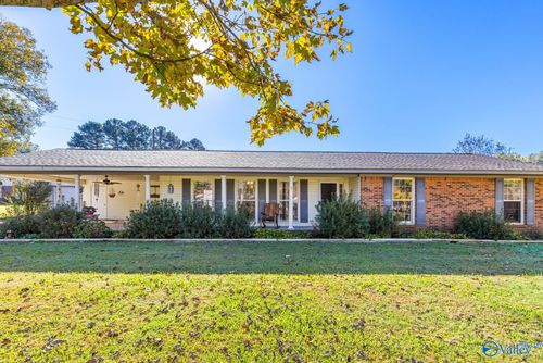 1212 Twin Lakes Cir Sw, Hartselle, AL, 35640-3776 | Card Image