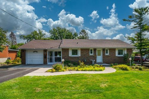 400 Dundas St W, Napanee, ON, K7R2B7 | Card Image