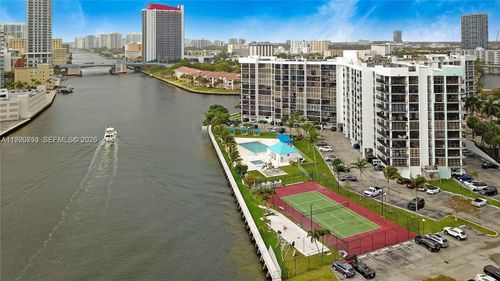 apt-425-200 Leslie Dr, Hallandale Beach, FL, 33009-7314 | Card Image