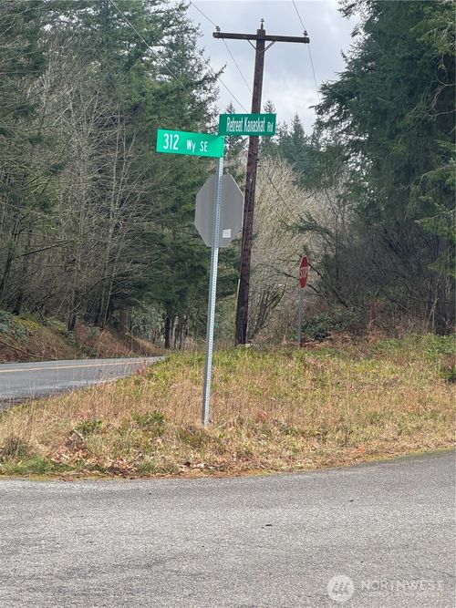 31101 Se Retreat Kanaskat Rd, Ravensdale, WA, 98051 | Card Image