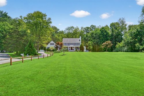 4 Ashton Rd, Katonah, NY, 10536-3026 | Card Image