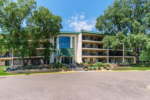 apt-404-10501 Cedar Lake Rd, Minnetonka, MN, 55305-3308 | Card Image