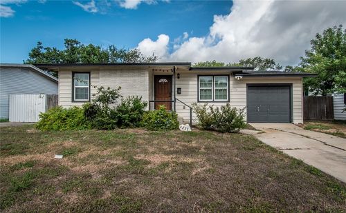 1221 Vance Dr, Corpus Christi, TX, 78412-3438 | Card Image