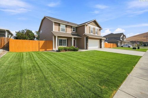 3070 Hickory Ave, West Richland, WA, 99353-5124 | Card Image