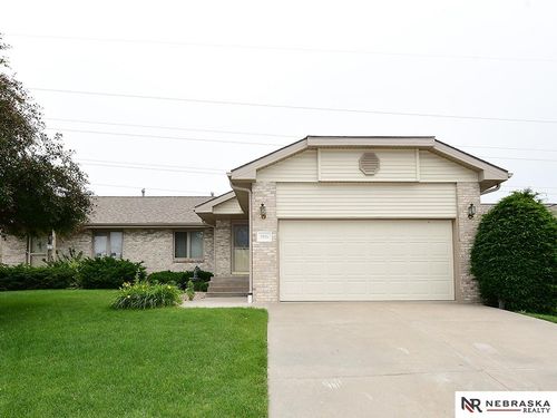 7825 Stonewall Court, Lincoln, NE, 68506 | Card Image