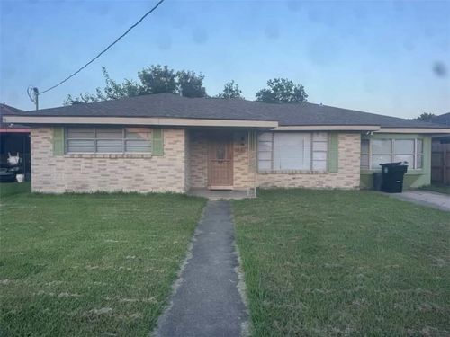 4921 Chrysler St, New Orleans, LA, 70127-3109 | Card Image