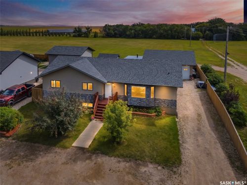 300 7th Street, Vonda, SK, S0K4N0 | Card Image