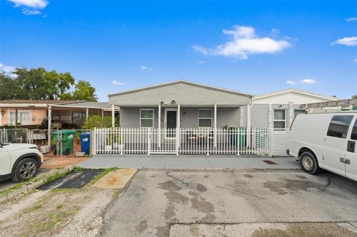 21459 Nw 40th Circle Ct, Miami Gardens, FL, 33055-1190 | Card Image