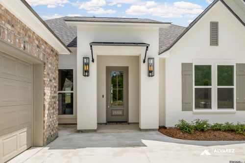 25310 Burlington Dr, Denham Springs, LA, 70726-6193 | Card Image