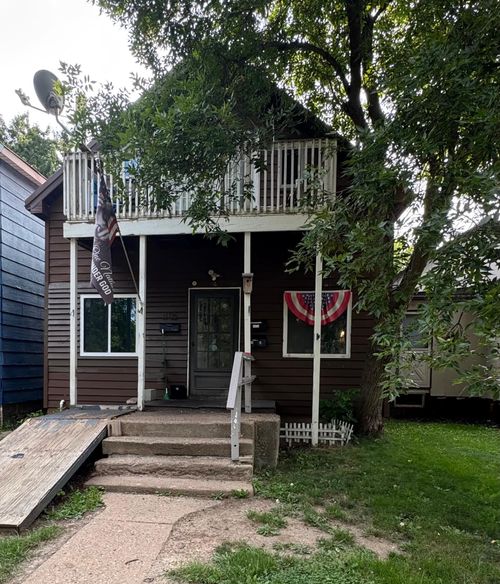 1105 16th Avenue E, Hibbing, MN, 55746 | Card Image