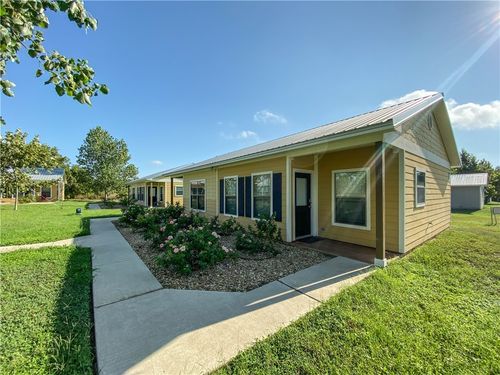 1102 W 16th St, Cameron, TX, 76520-1530 | Card Image