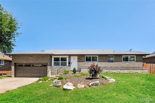 1120 Spring Valley Dr, Florissant, MO, 63033-3354 | Card Image