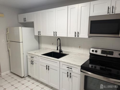 apt-3c-289 Main St, Spotswood, NJ, 08884-2317 | Card Image