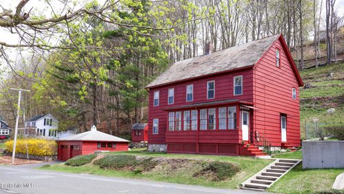 27 Richmond Ln, Adams, MA, 01220-1543 | Card Image