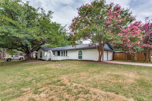 1109 Sherwood Dr, Bedford, TX, 76022-7718 | Card Image